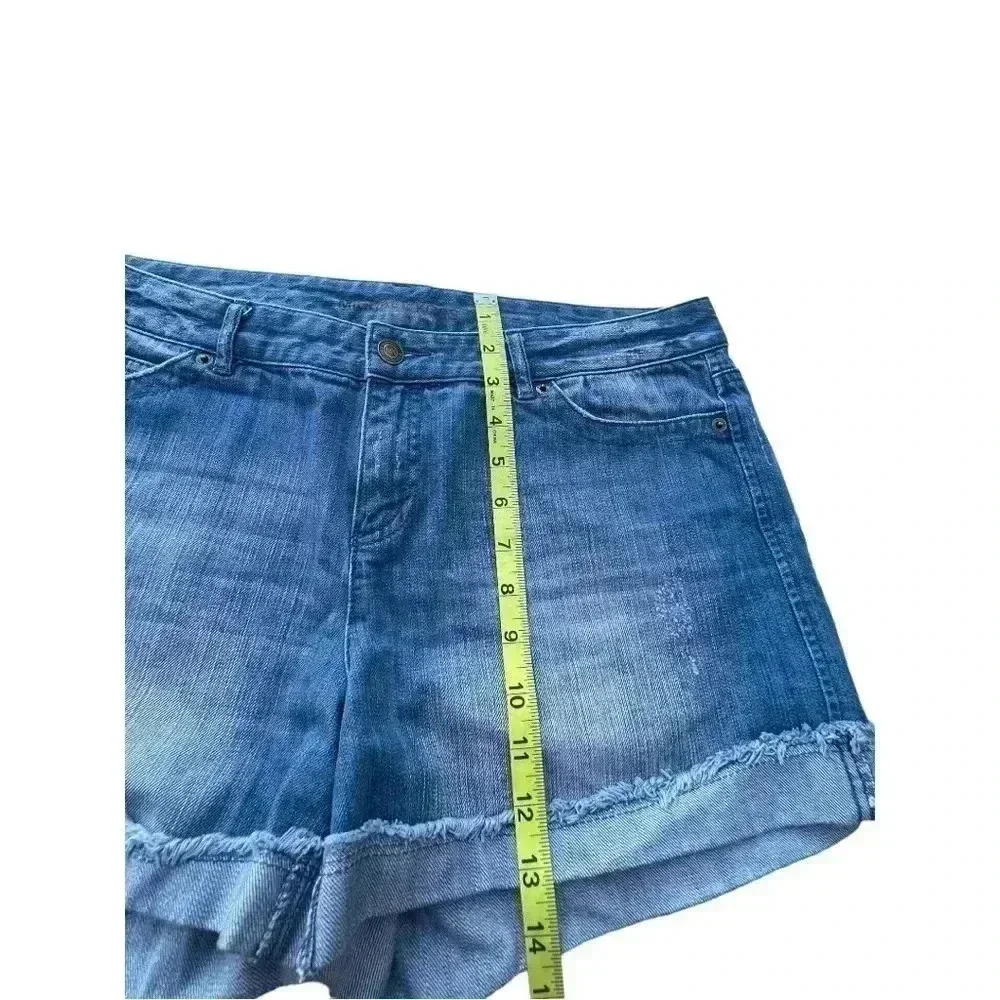 Women’s Michael Kors Light Wash Distressed Denim Shorts•Size 10•Preowned•